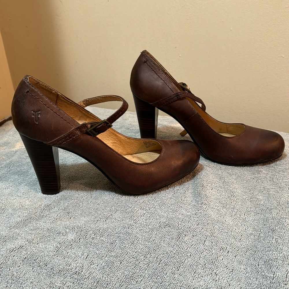 The Frye Company size 8.5